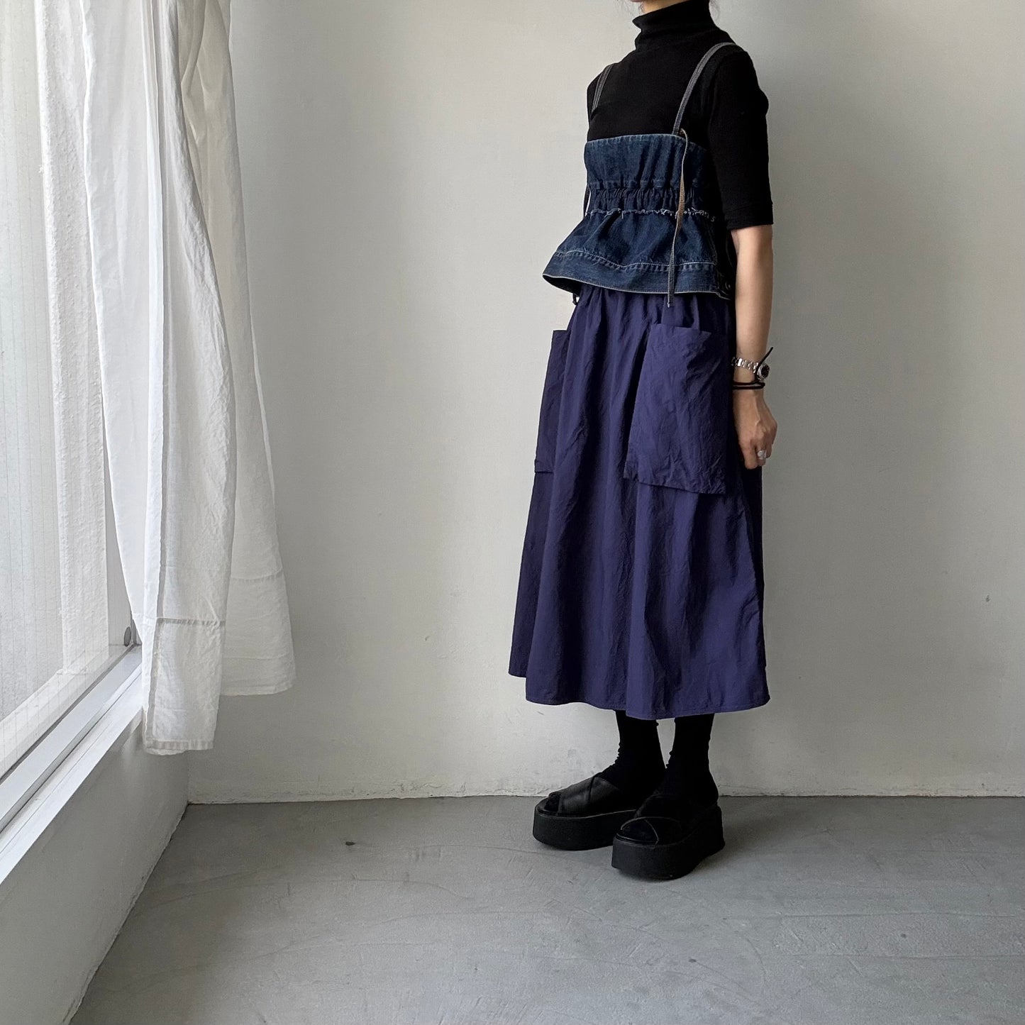 R&D.M.Co 　シュリンクコットンガーメントダイポケットスカート　ダークブルー