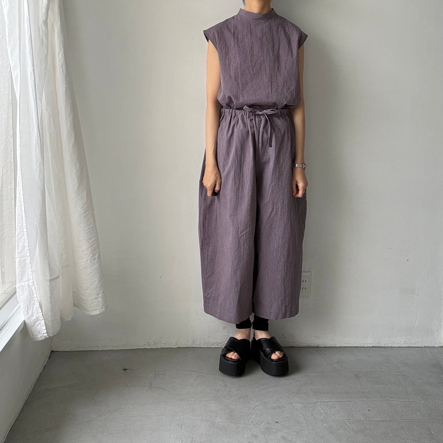 atelier d'antan Pigott コットンリネンノースリーブシャツ