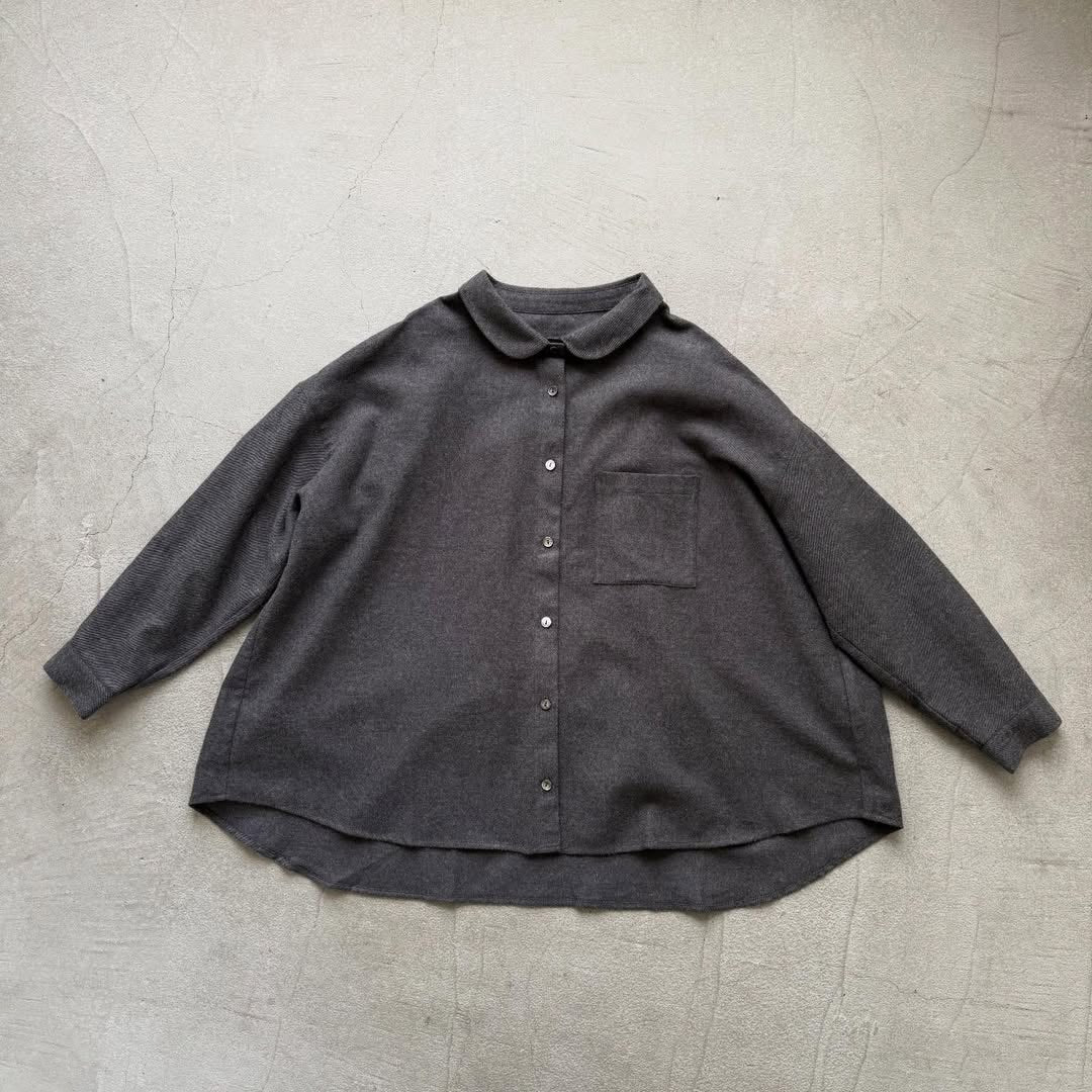 Linenya  コットンヤク丸襟長袖ブラウス　チャコール