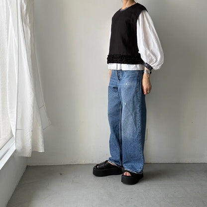 R&D.M.Co  リネンガーメントダイフリルデコレーションボタンビブ