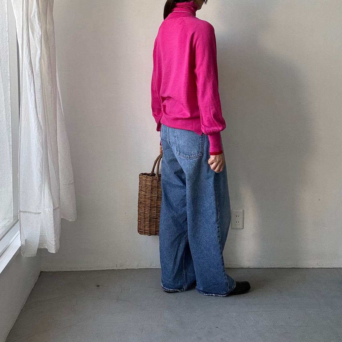 atelier naruse ウールタートルネックニット　ピンク×袖口レッド