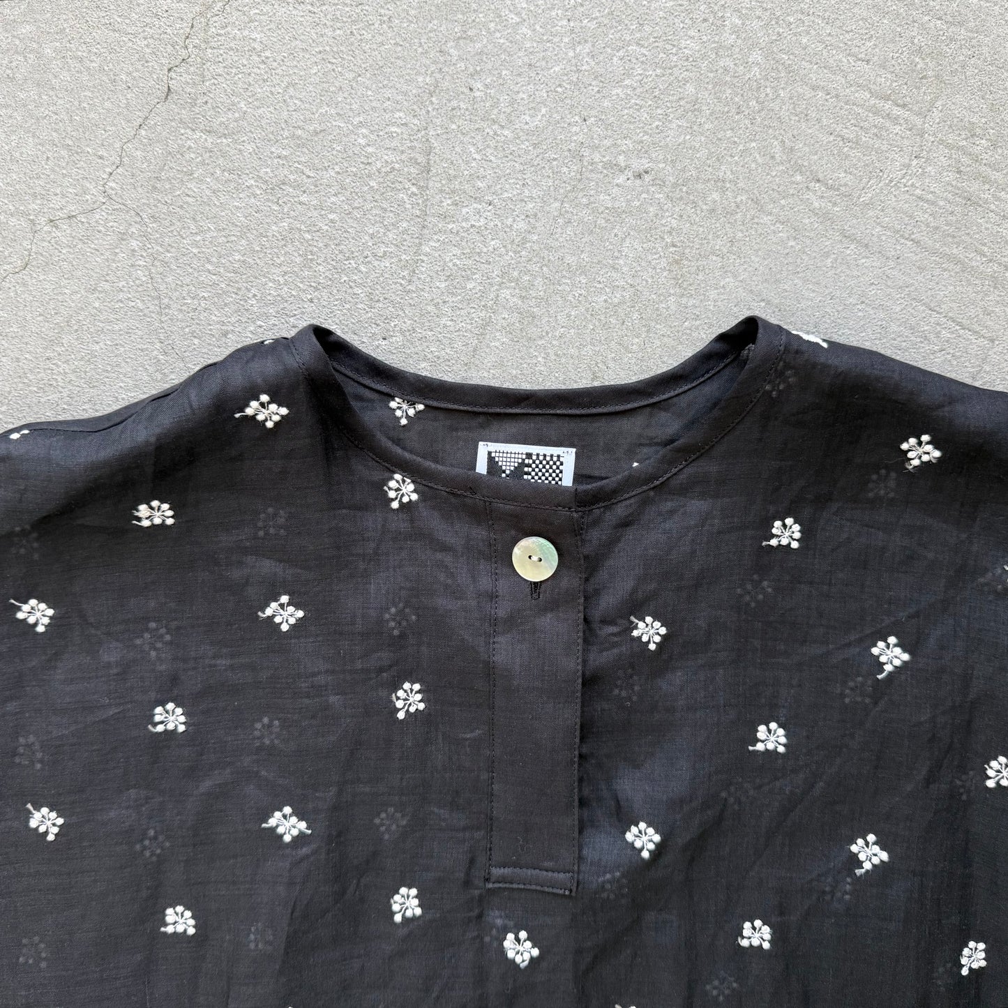 kijinokanosei  音粒ヘンリーTシャツプルオーバー