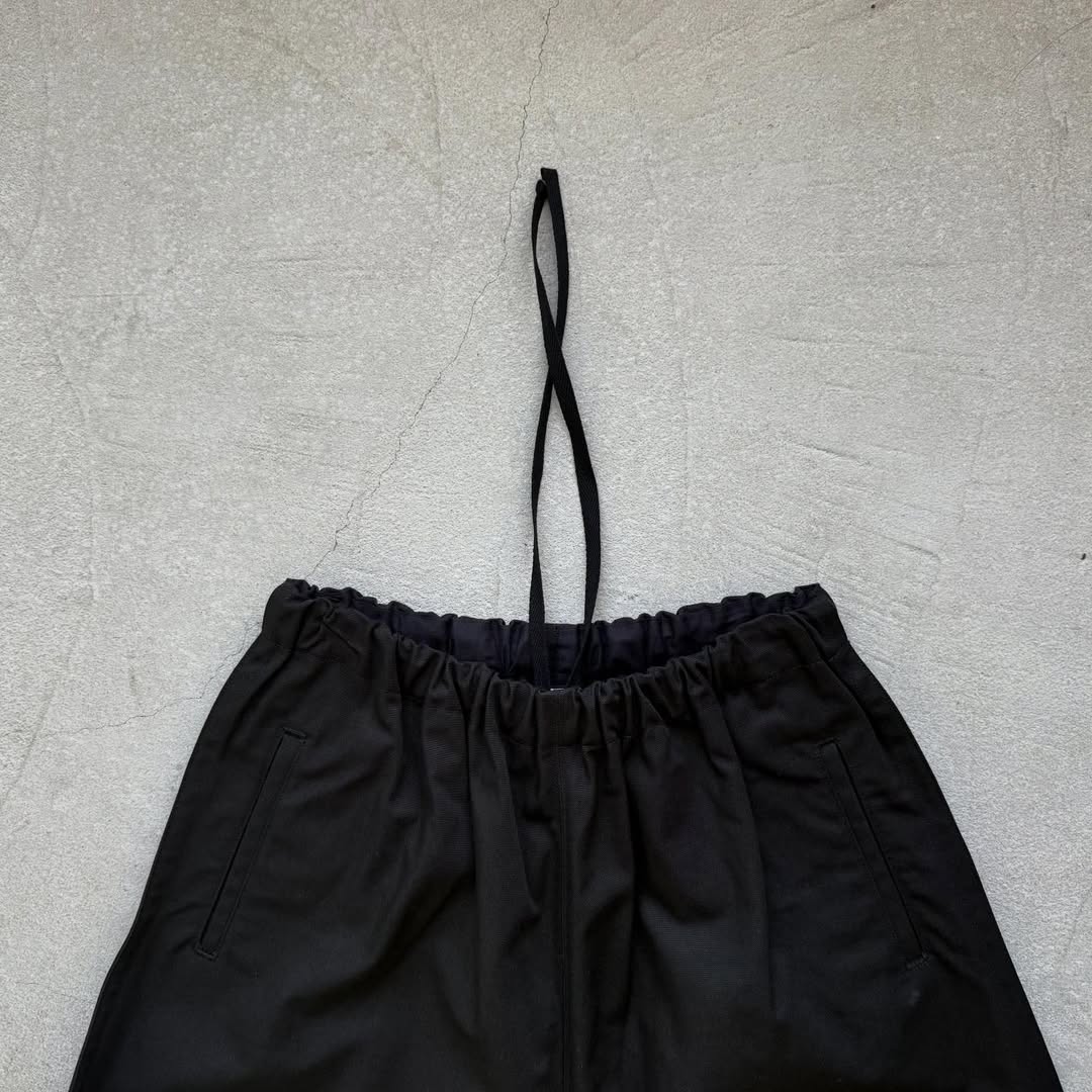 ゴーシュ  オーガニックダックコットンストレートラインパンツ　ブラック