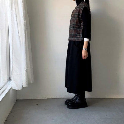 R&D.M.Co  ウール タータンチェックボタンビブ