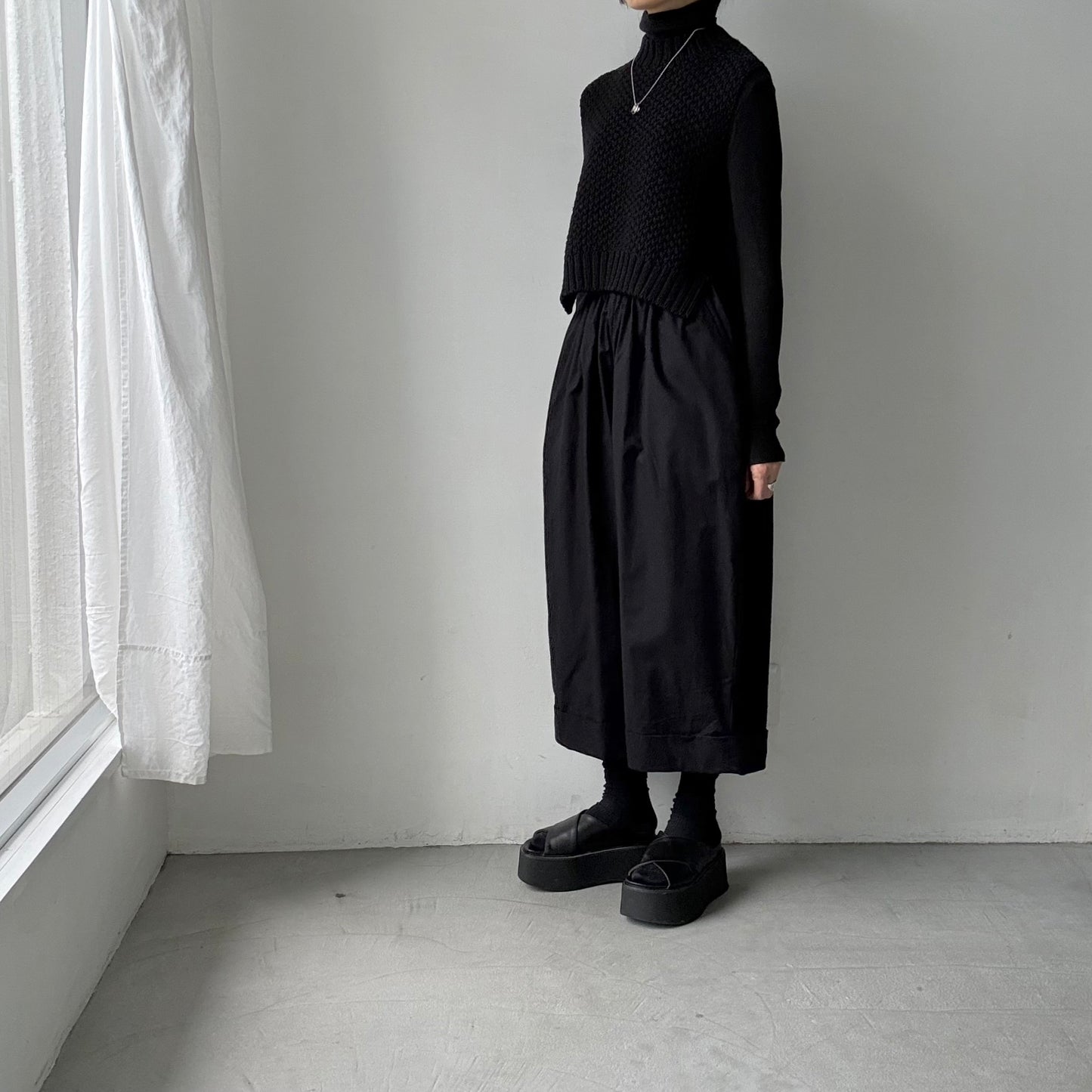 ゴーシュ  コットンポプリンワイドパンツ　ブラック