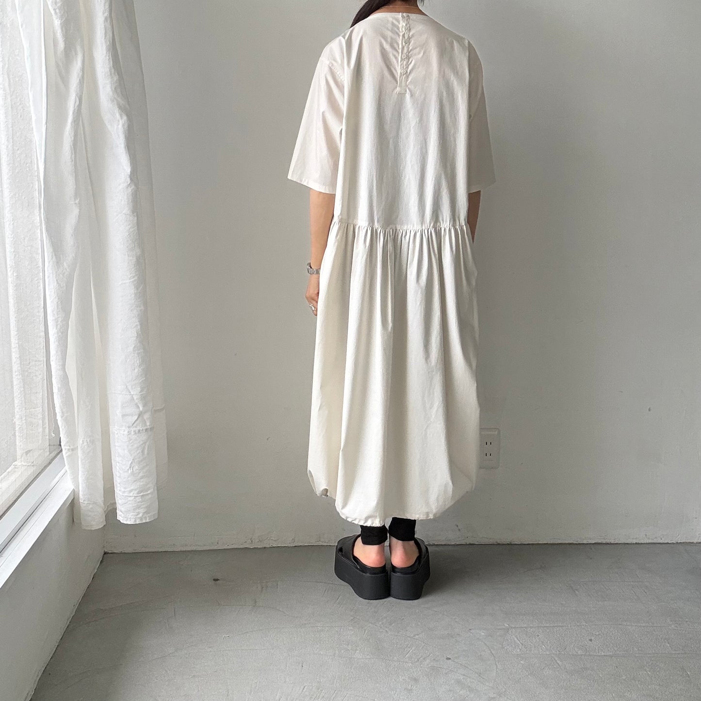 TENNE HANDCRAFTED MODERN バルーンドレス　ベージュ