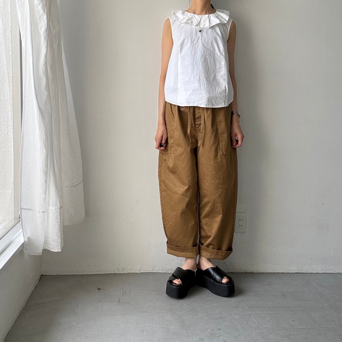 homspun 高密度ウエポンギャザーパンツ　キャメル