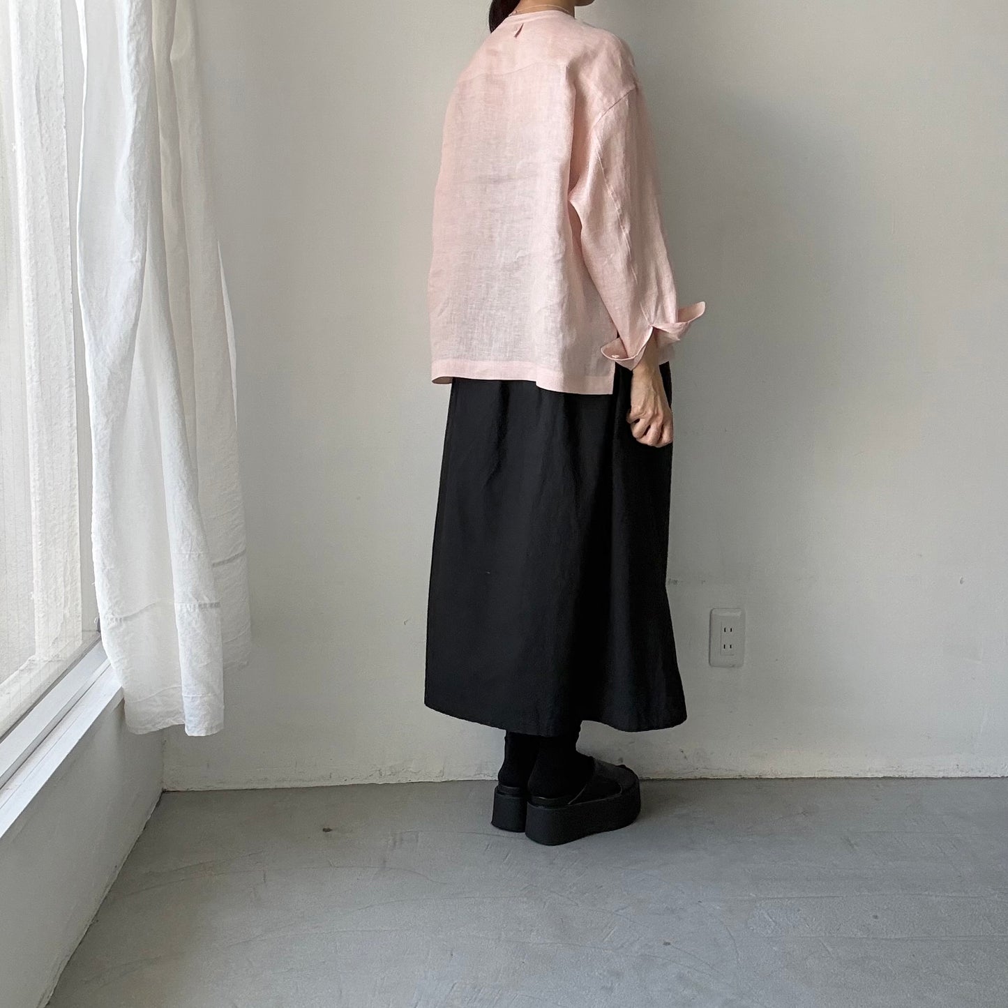 atelier naruse  リネンスモックブラウス　ペールピンク