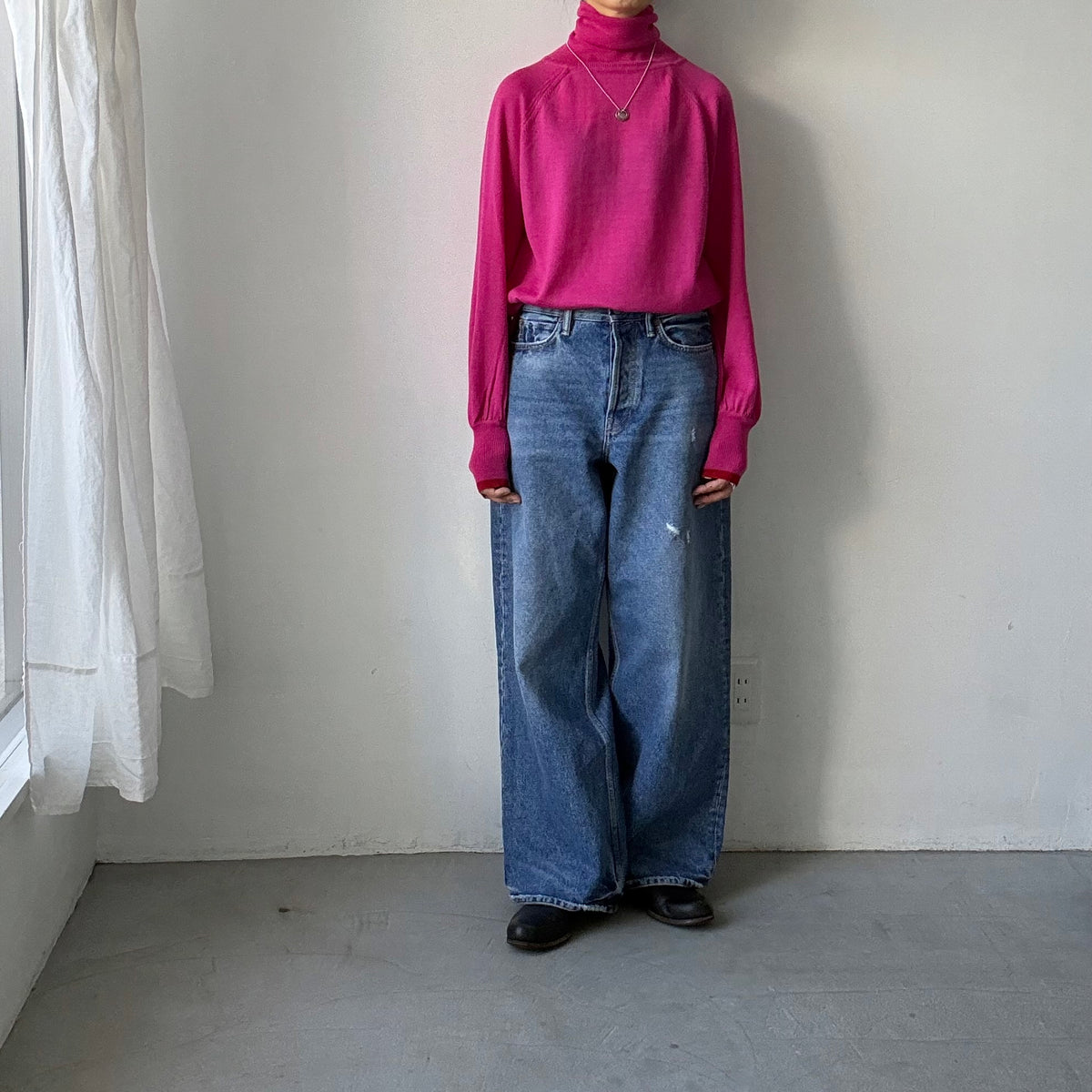 atelier naruse ウールタートルネックニット　ピンク×袖口レッド