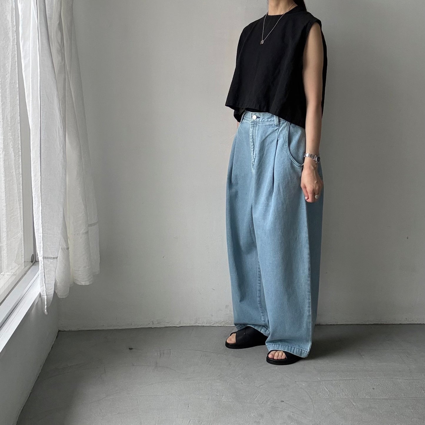 atelier naruse  コットンデニムワイドタックパンツ　size2