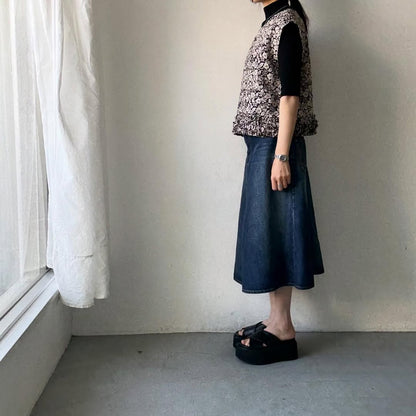 R&D.M.Co  ワイルドベリーリネンフリルデコレーションボタンビブ