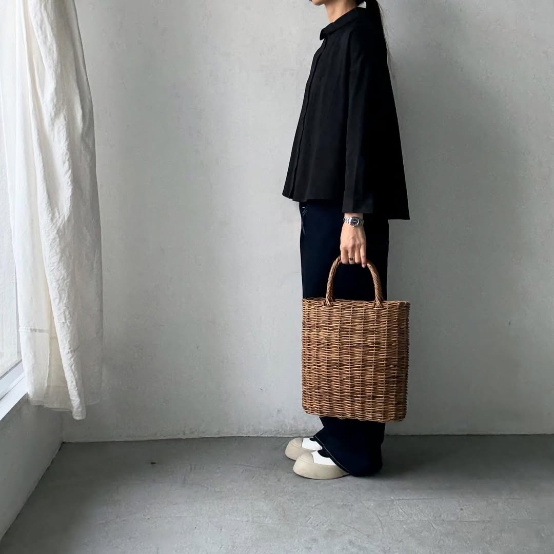 Linenya  コットン丸襟長袖ブラウス　ブラック