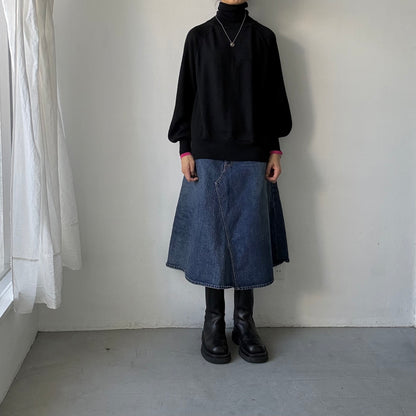 atelier naruse ウールタートルネックニット　ブラック×袖口ピンク