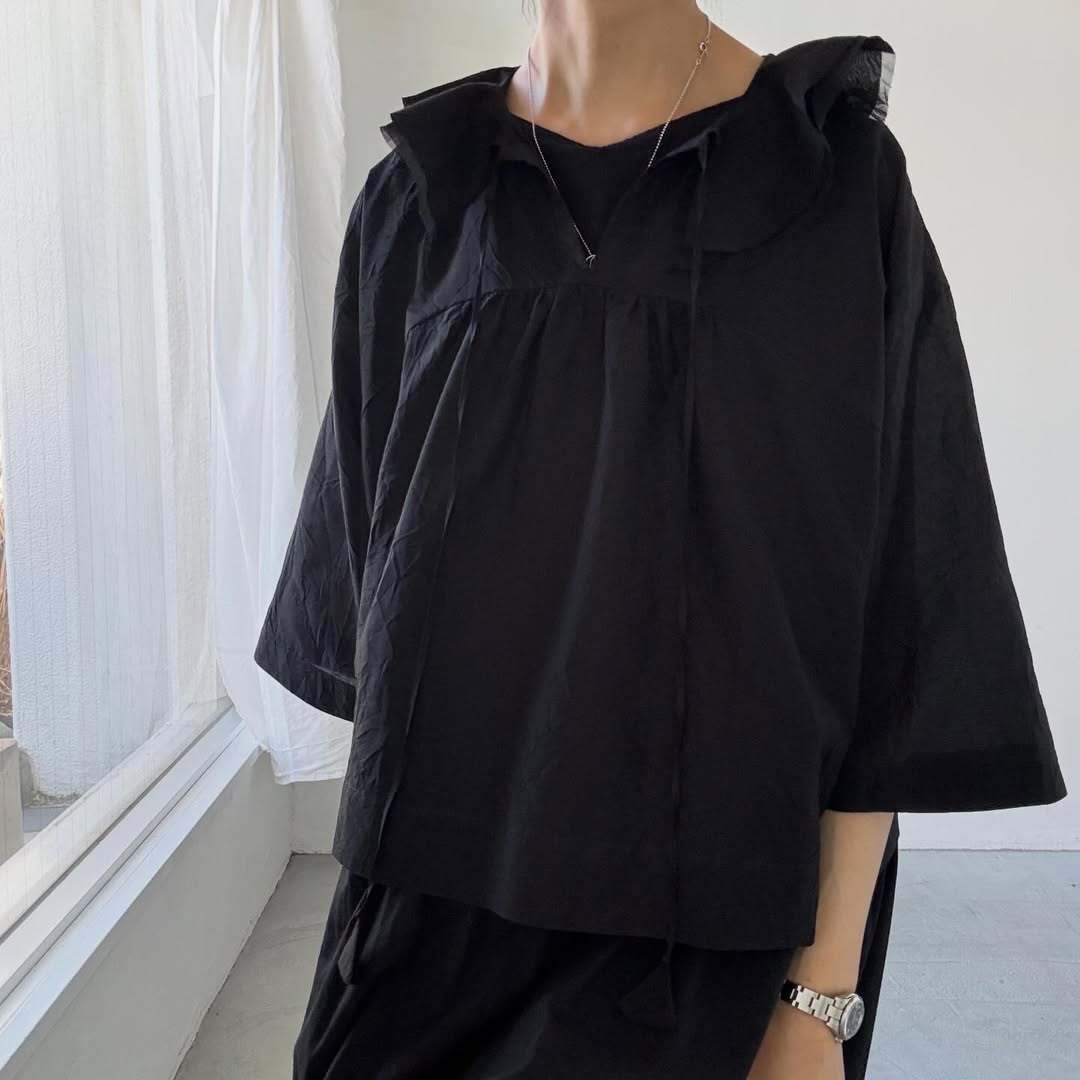 MAGALI コットンシルクブレイドフリルカラーブラウス　ブラック