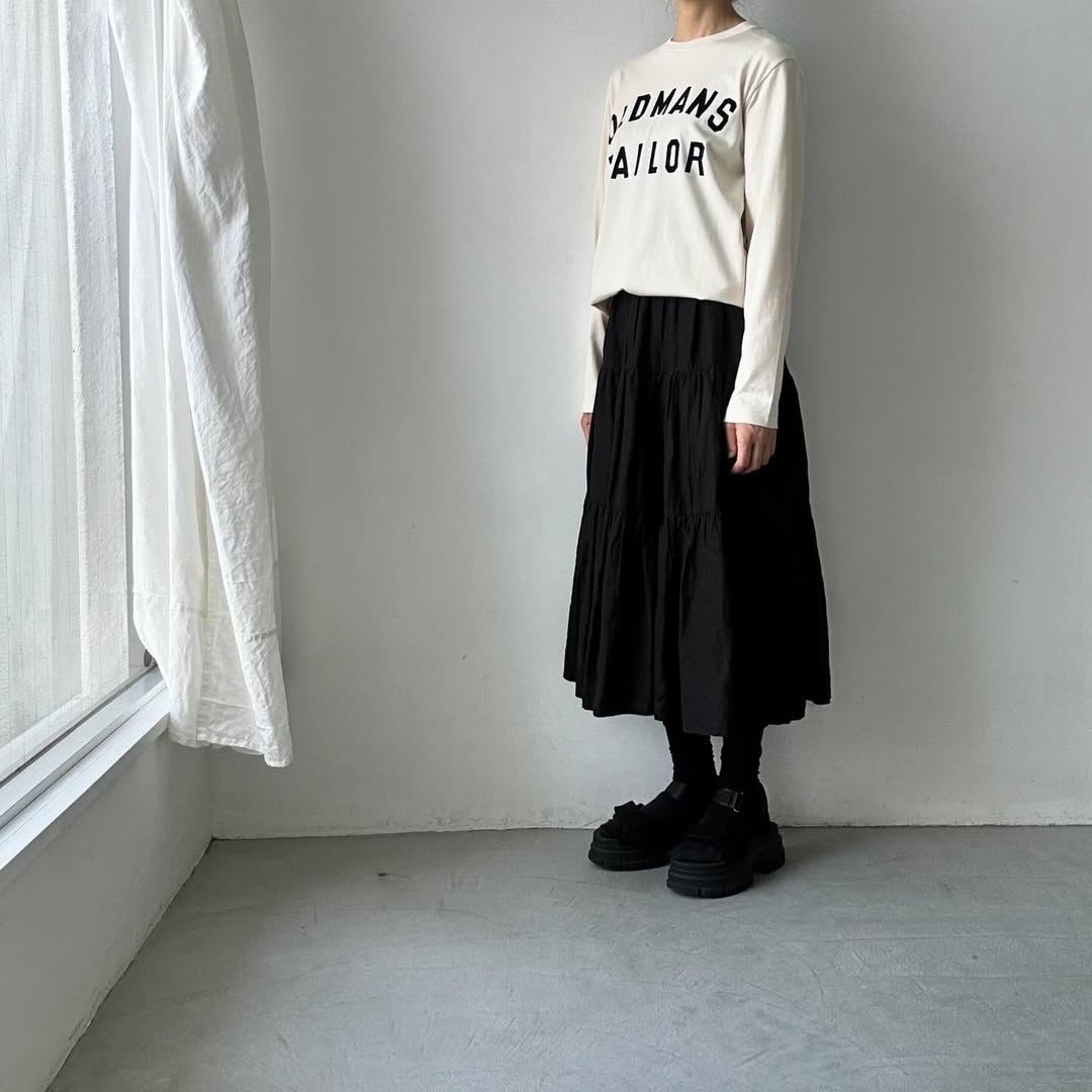 OLDMANS TAILOR OMTフロッキープリントロゴ長袖Tシャツ