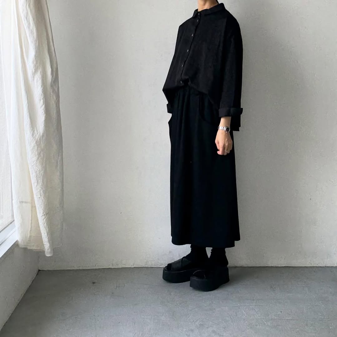 Linenya  コットン丸襟長袖ブラウス　ブラック