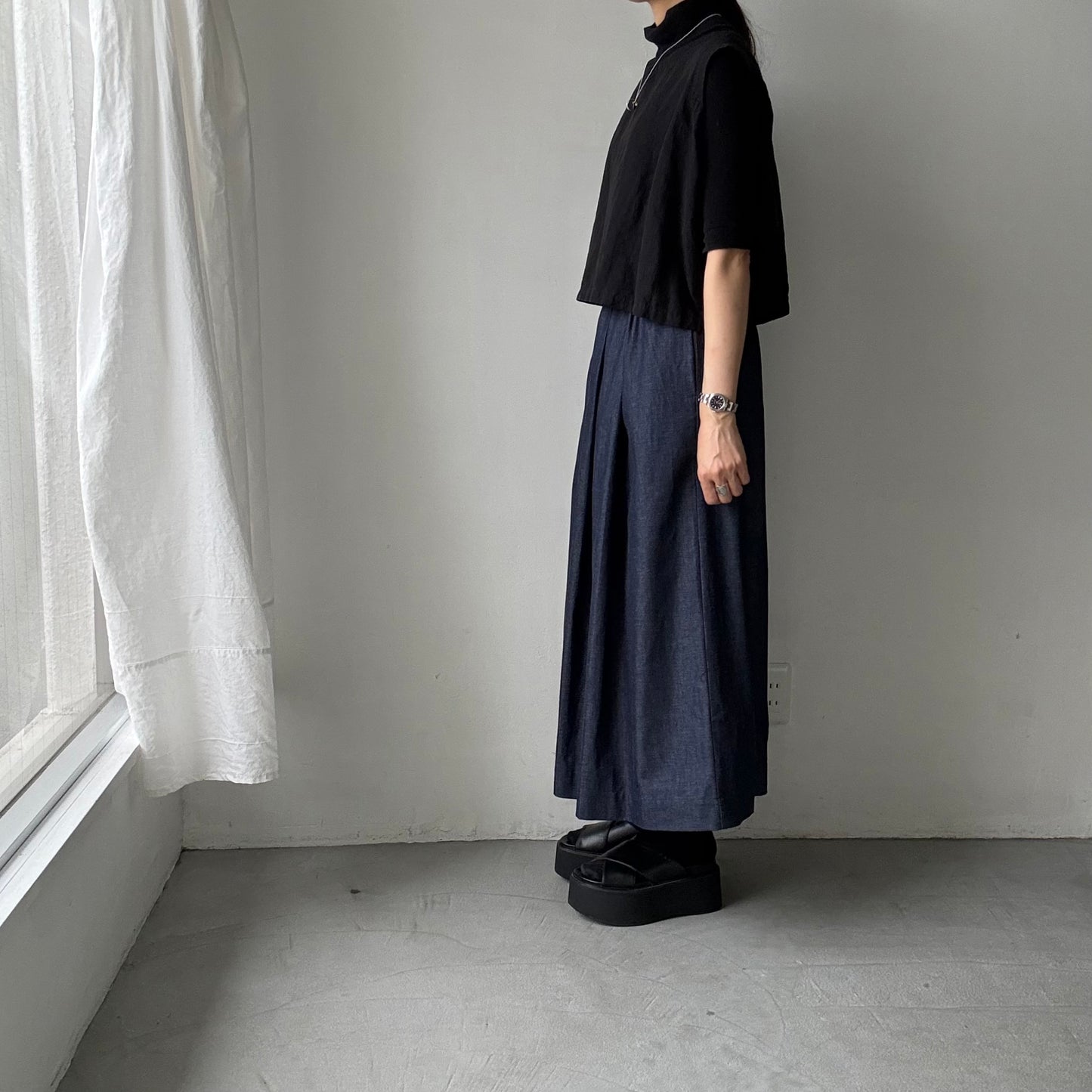 Linenya  デニムタックスカート　90センチ丈