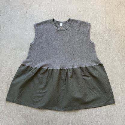 homspun  ワッフルノースリーブプルオーバー　トップグレー×グリーン