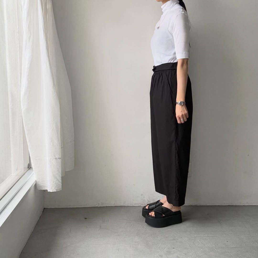 ゴーシュ  タイプライターサイドアジャストワイドパンツ