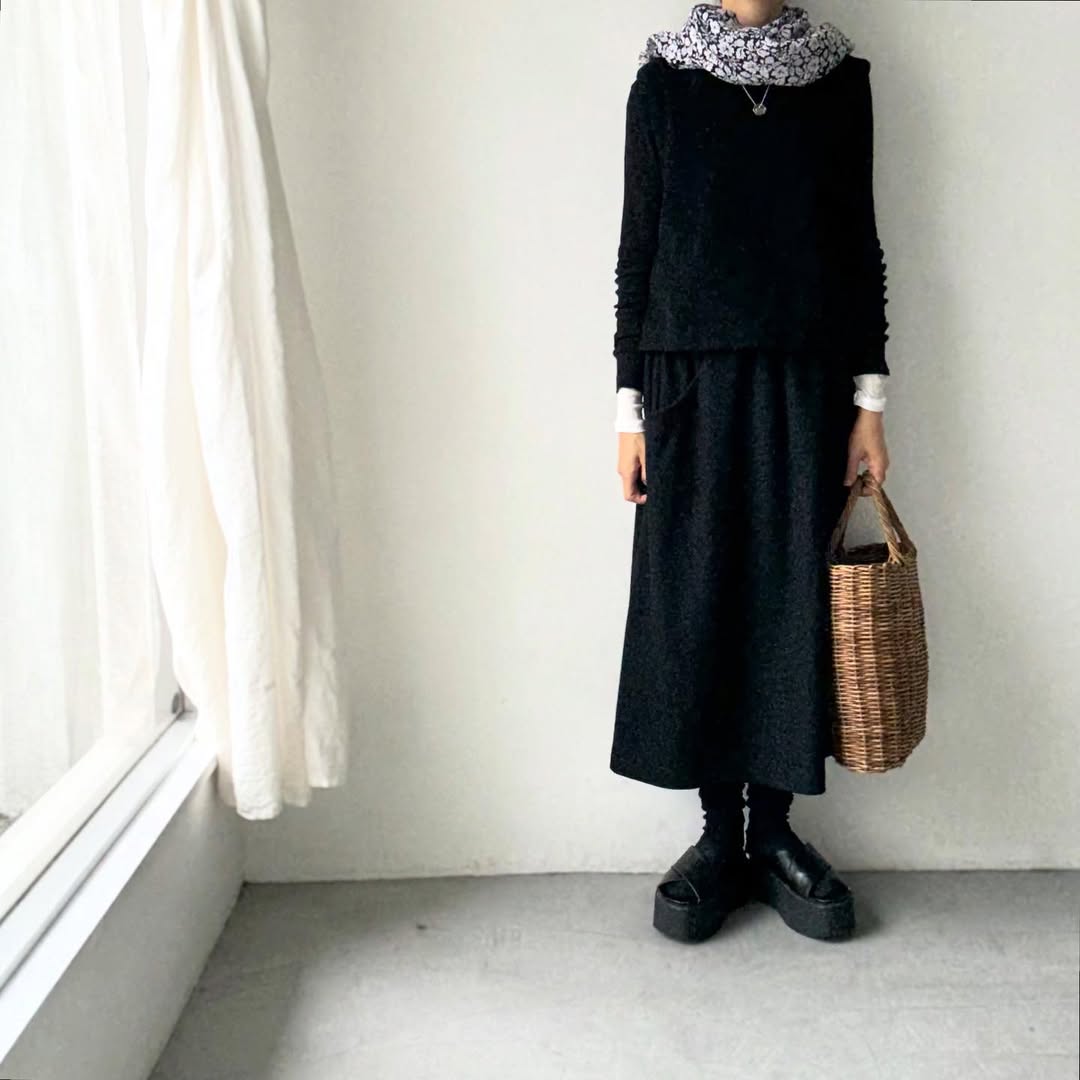 R&D.M.Co  ワイルドベリーガーゼショール　ブラック×ホワイト