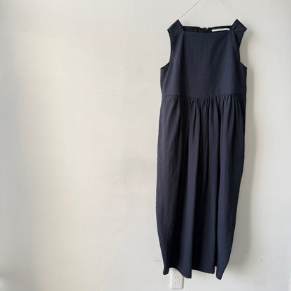 TENNE HANDCRAFTED MODERN ビスコースリネンノースリーブコクーンドレス