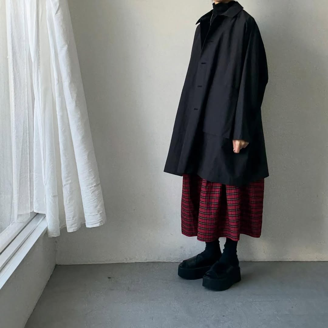 atelier naruse コットンナイロンタフタフーデットコート　ブラック