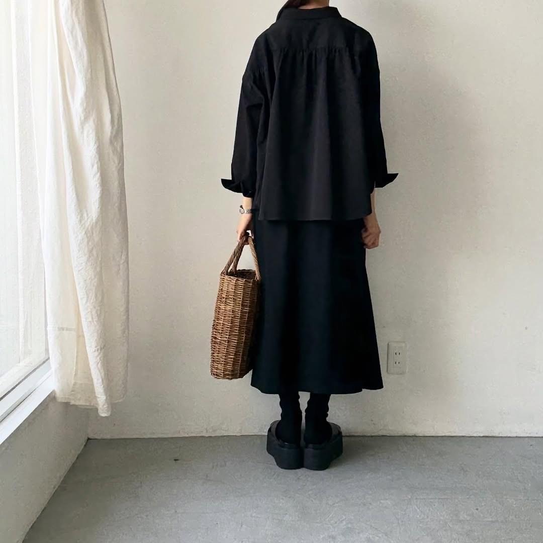 Linenya  コットン丸襟長袖ブラウス　ブラック