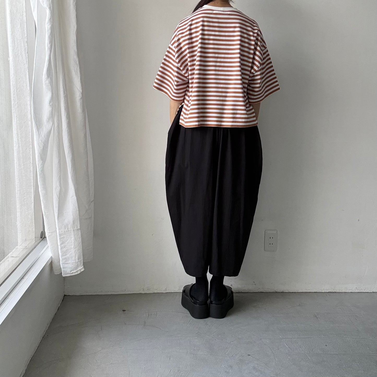 atelier naruse  コットンボーダー半袖カットソー　ブラウン