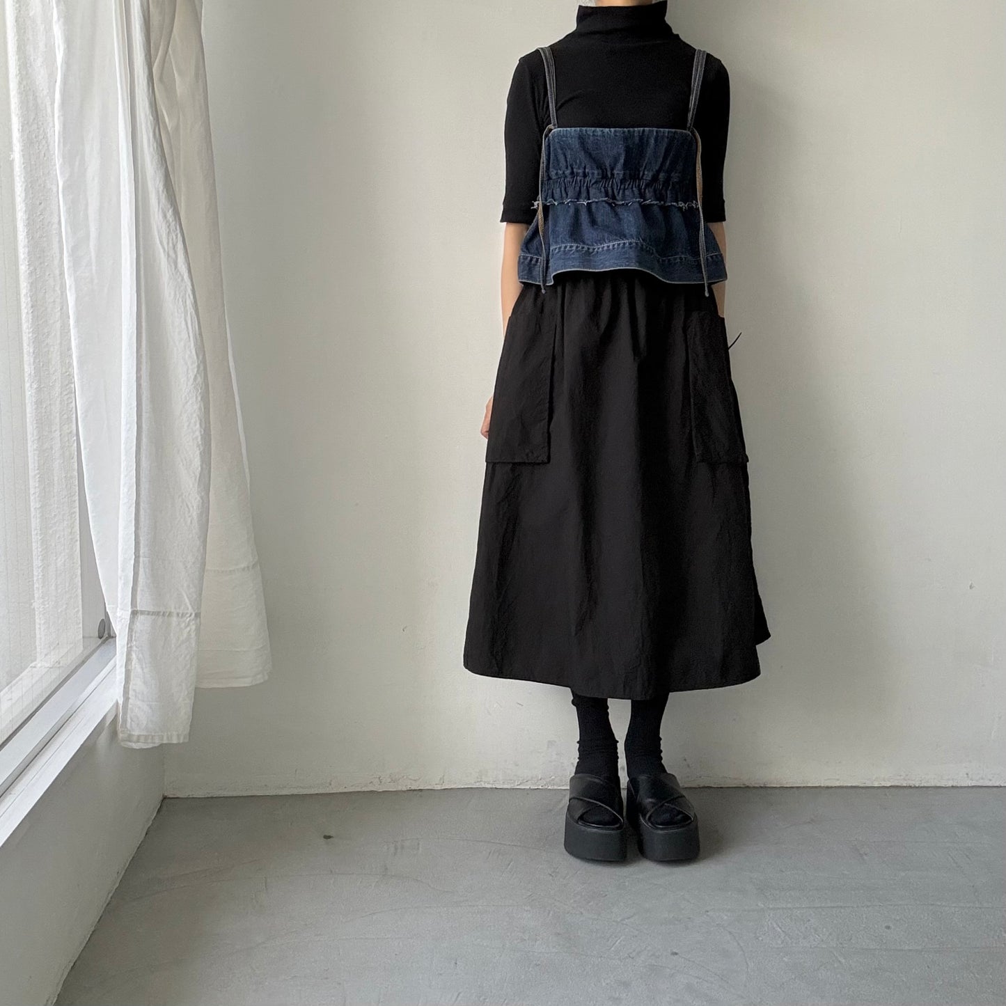 R&D.M.Co 　シュリンクコットンガーメントダイポケットスカート　ブラック