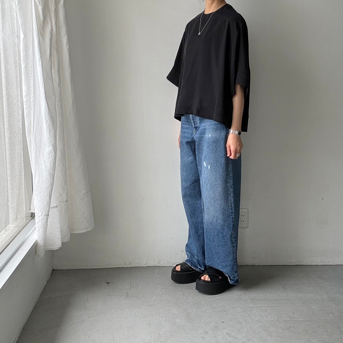 TENNE HANDCRAFTED MODERN ハーフスリーブトップス　ブラック
