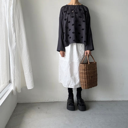 kijinokanosei  ひなぎくビッグプルオーバー　チャコール×ブラック