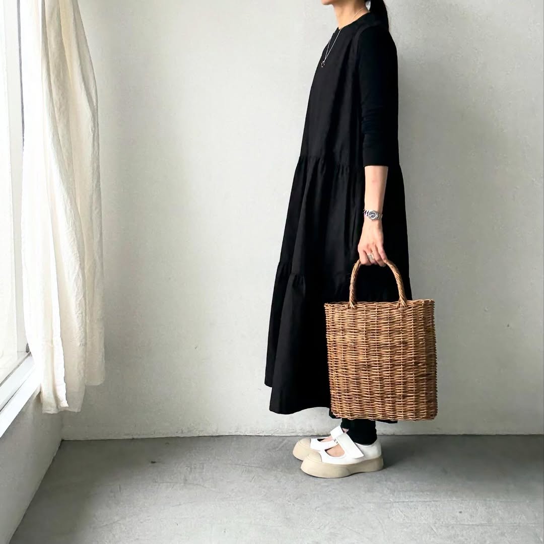 🟡週明け入荷分予約受付中🟡Linenya  ティアードワンピース　ブラック