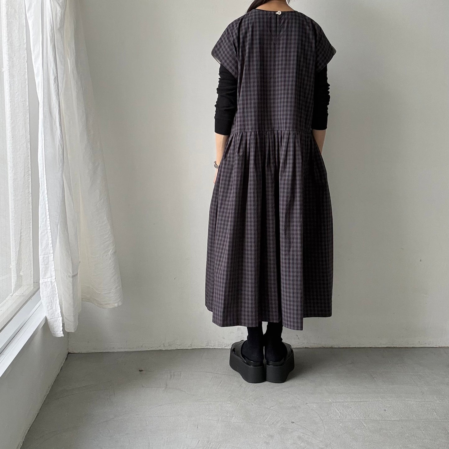 MAGALI ウォッシュドコットンラウンドスリーブワンピース
