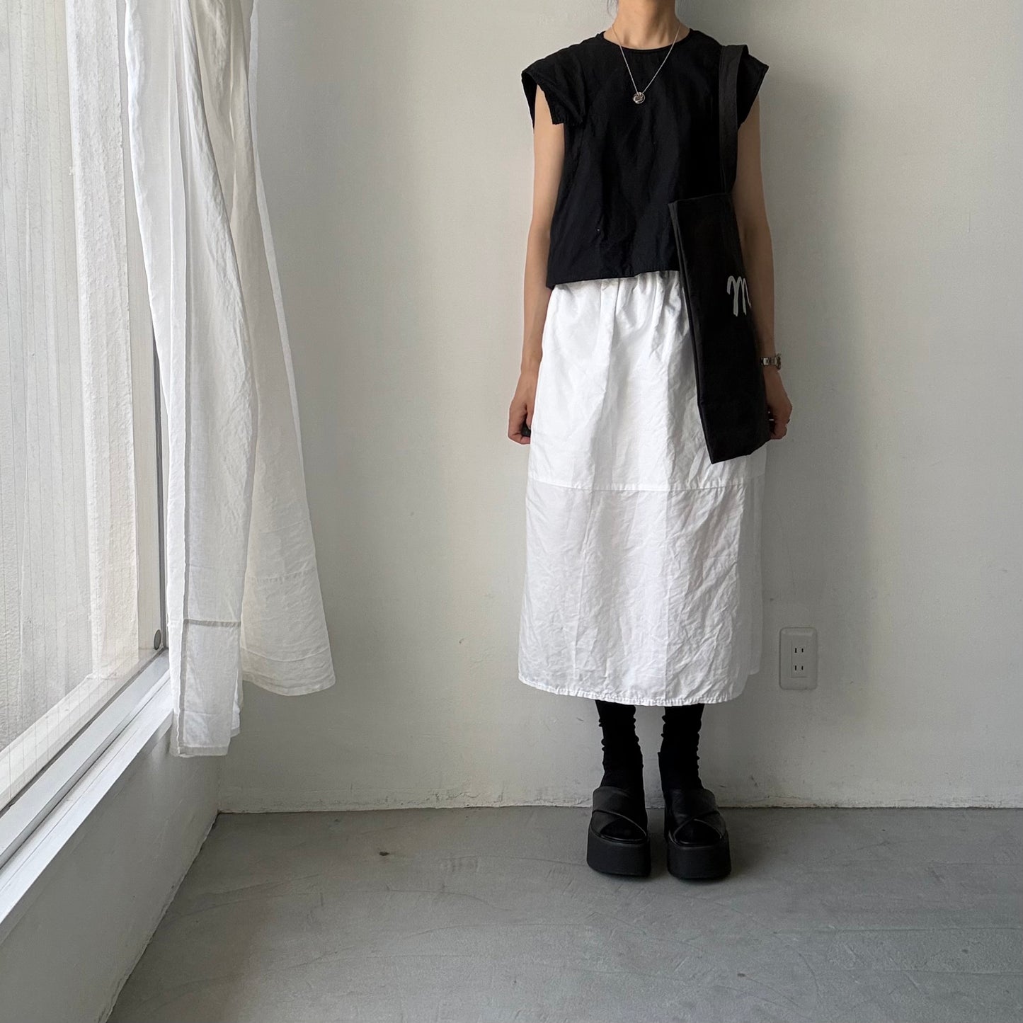 MAGALI   キャンバスコットンリネントートバッグ　ブラック