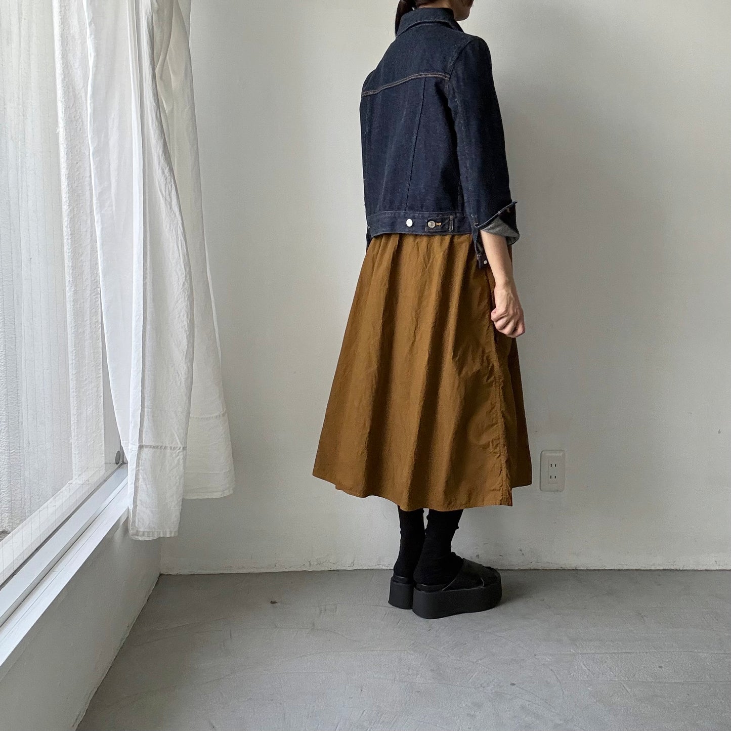 R&D.M.Co 　シュリンクコットンガーメントダイポケットスカート　ブラウン