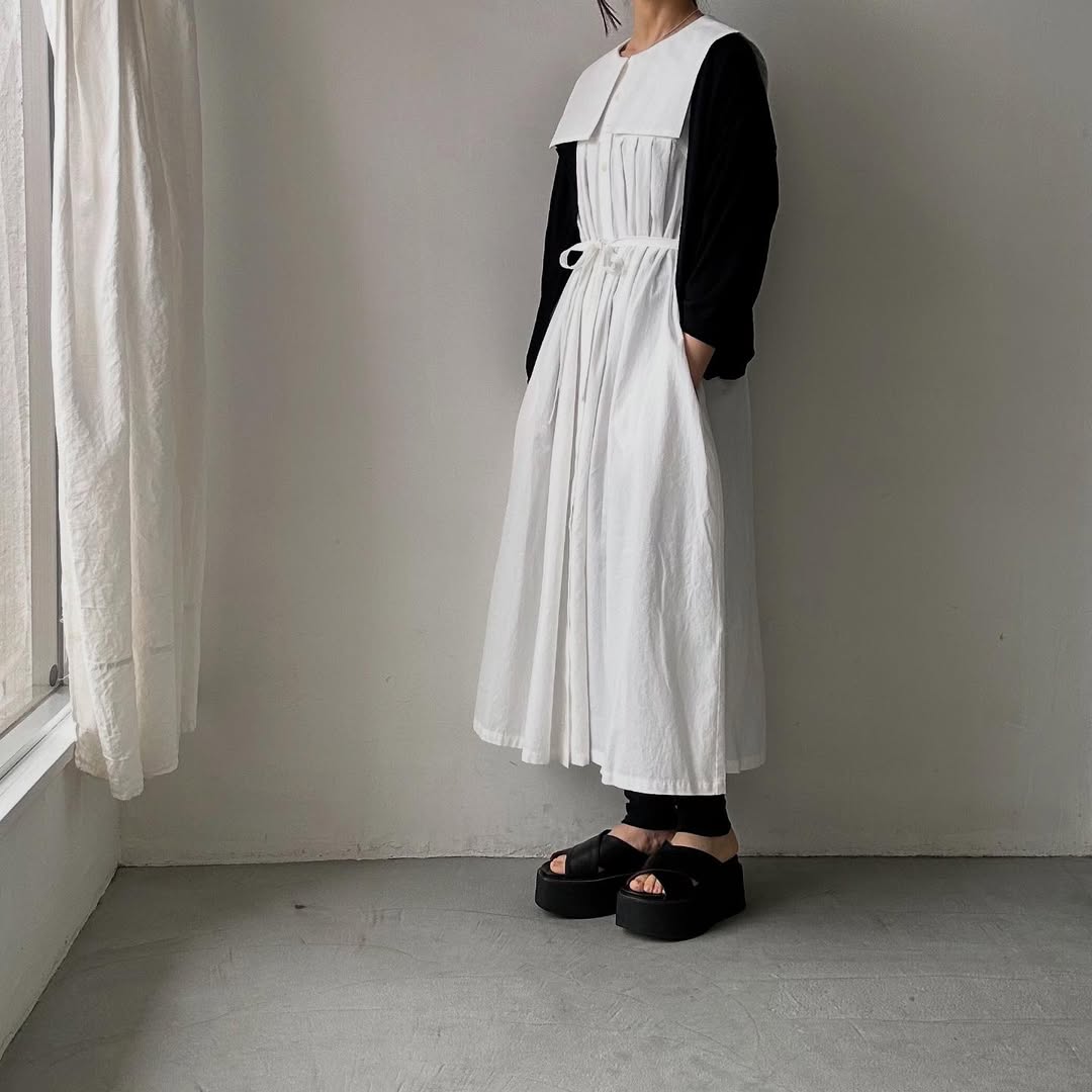MAGALI 天日干しコットンスクエアカラーワンピース　ホワイト