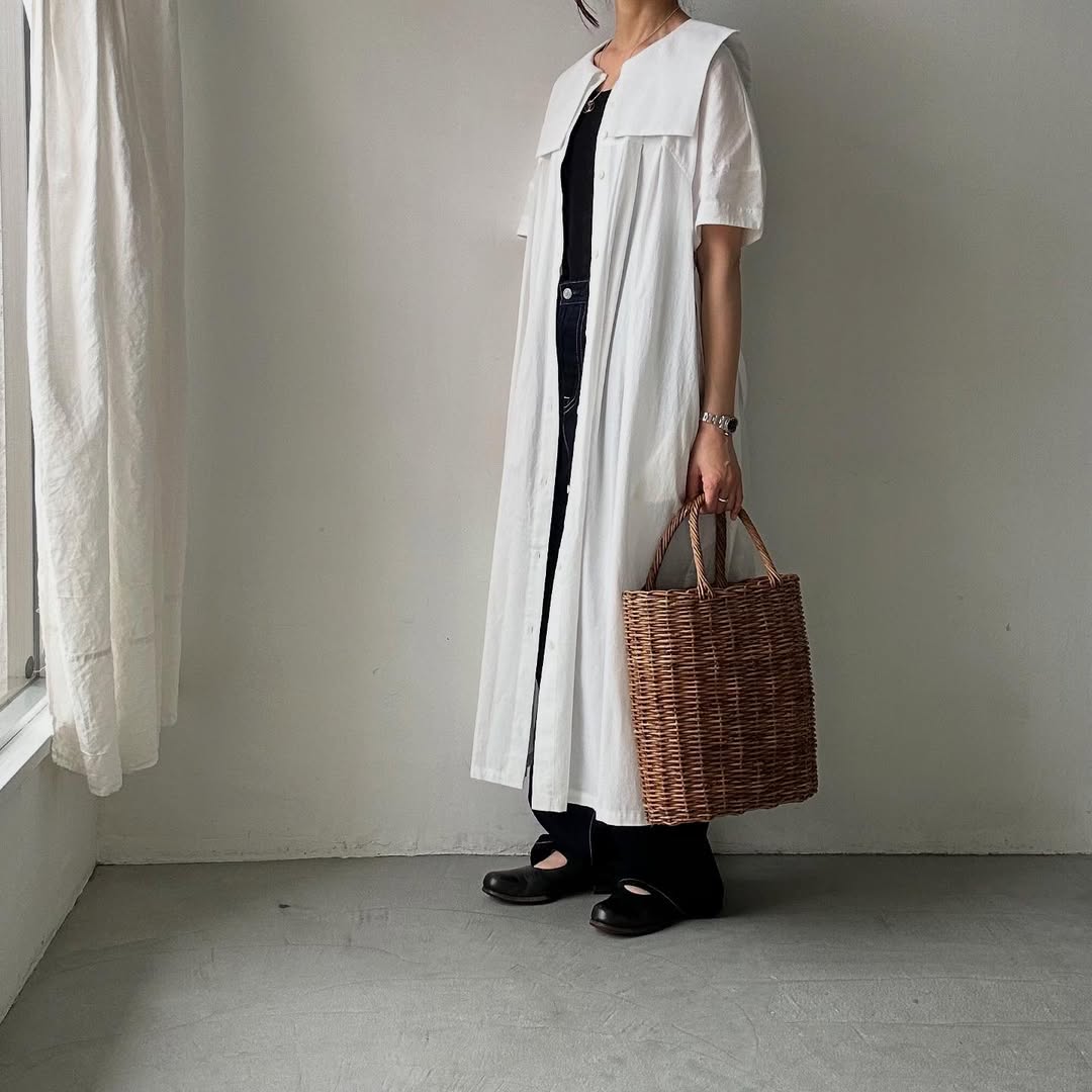 MAGALI 天日干しコットンスクエアカラーワンピース　ホワイト