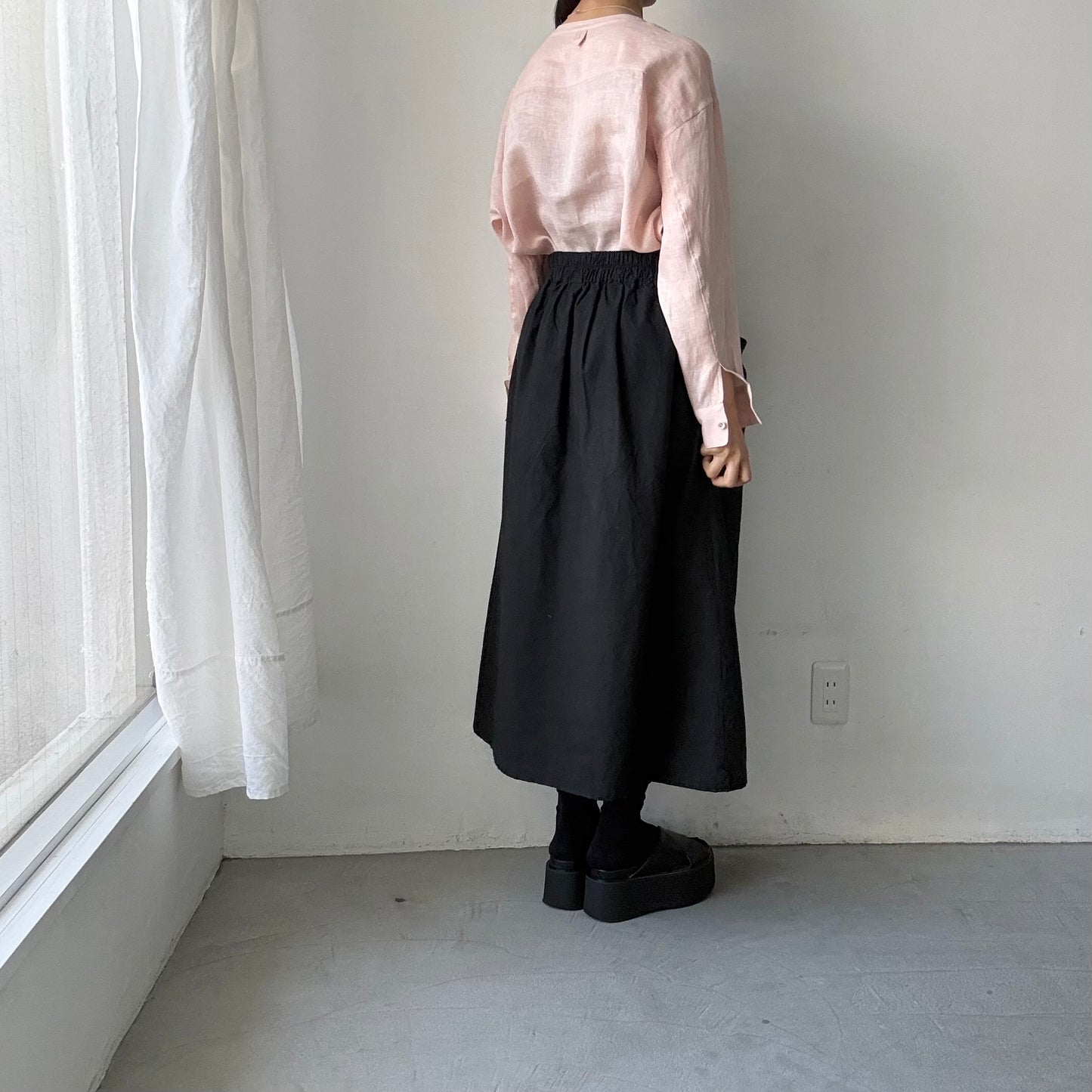 atelier naruse  リネンスモックブラウス　ペールピンク