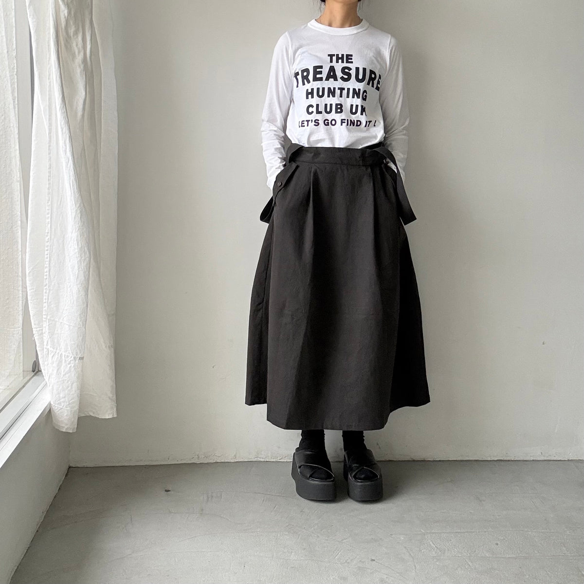 MAGALI キャンバスコットンリネンサスペンダースカート　ブラック