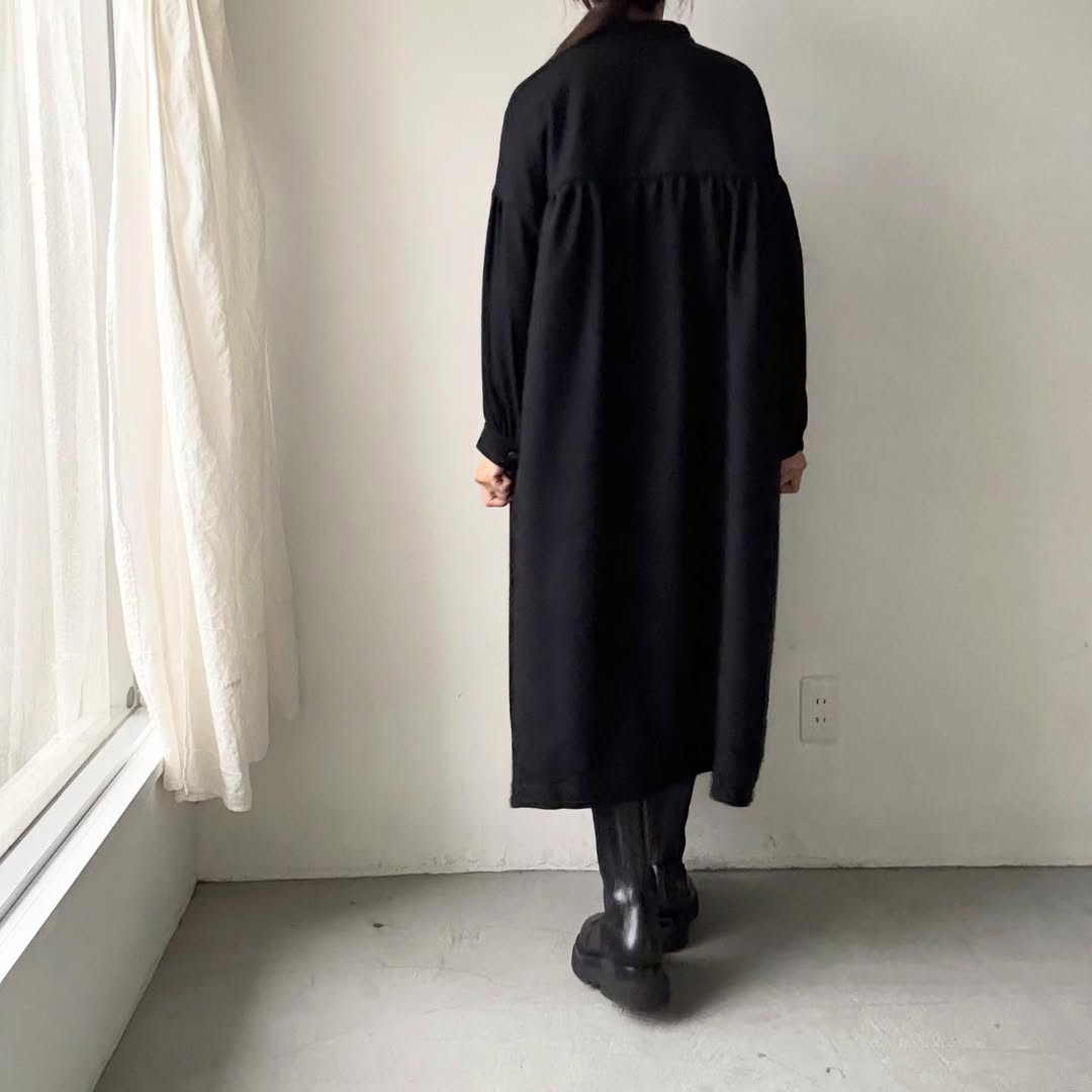 Linenya  ウール混スタンドカラーワンピース　ブラック