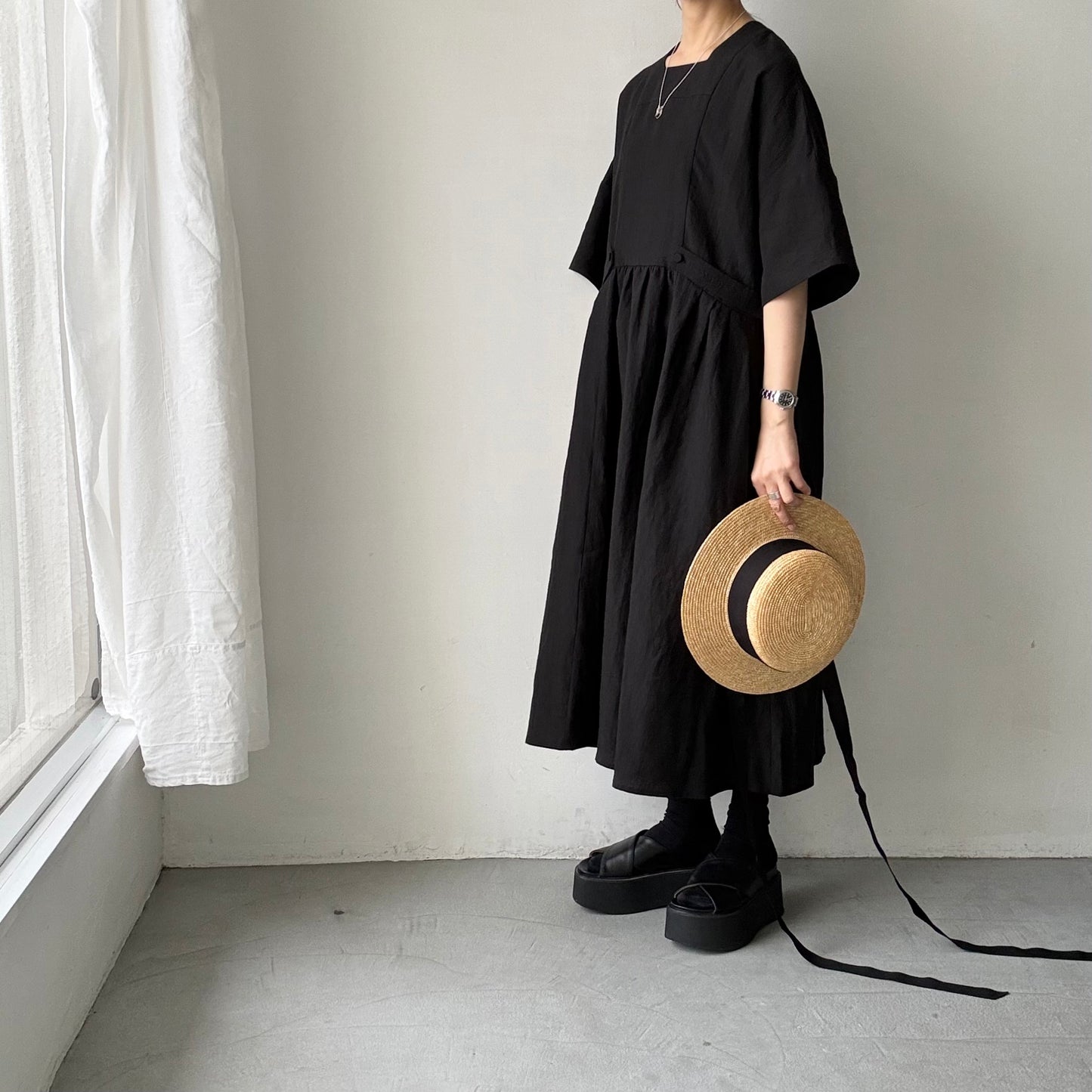 MAGALI   ハイカウントコルトレイクリネンスクエアネックワンピース