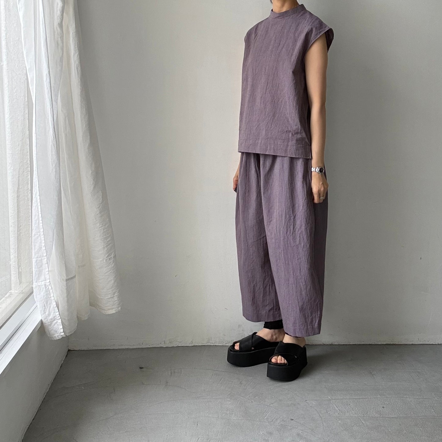 atelier d'antan Pigott コットンリネンノースリーブシャツ