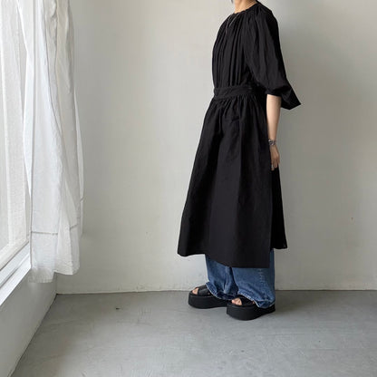 R&D.M.Co  コットンリネンシルクワッシャーサロンエプロン　ブラック