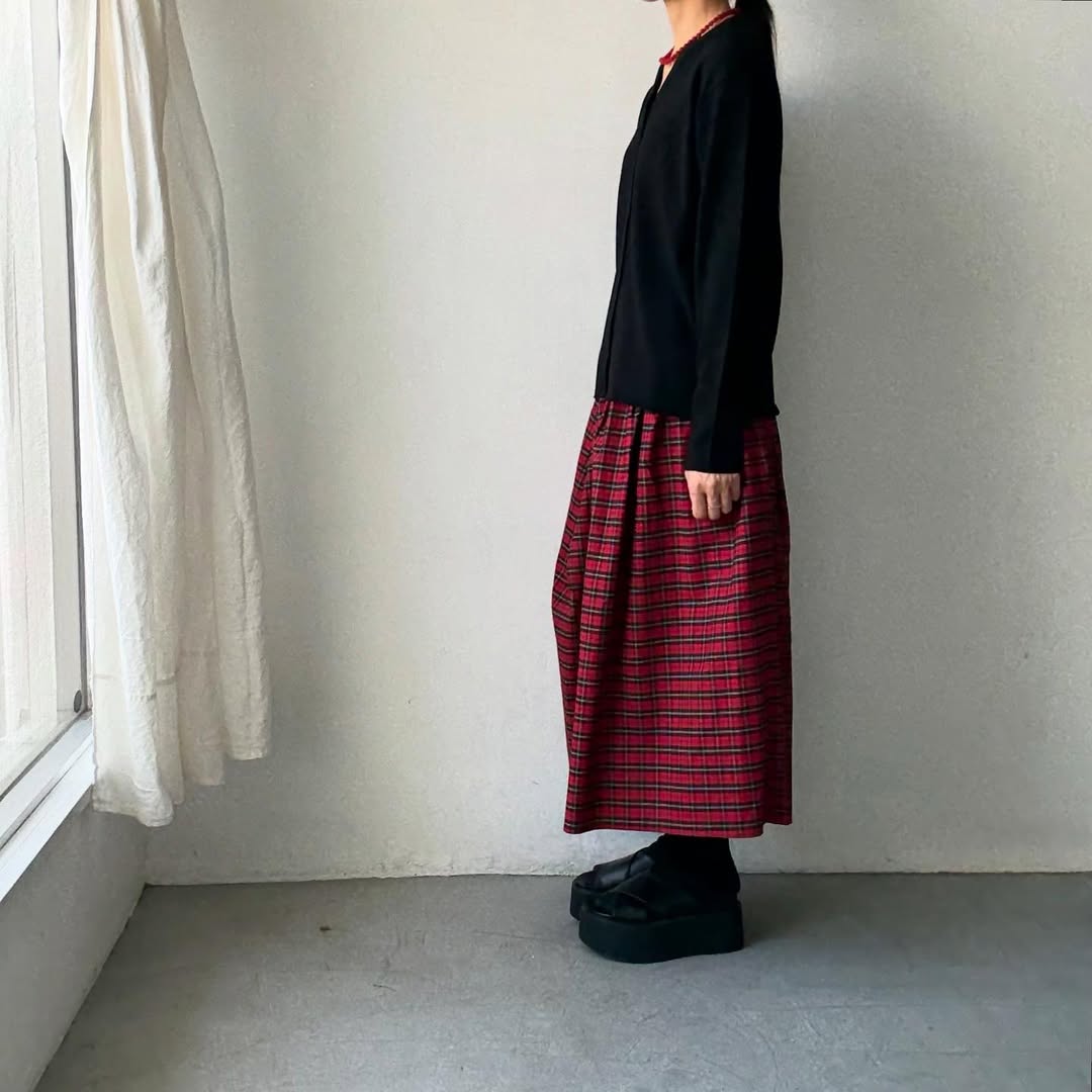 homspun ウールVネックカーディガン　ブラック