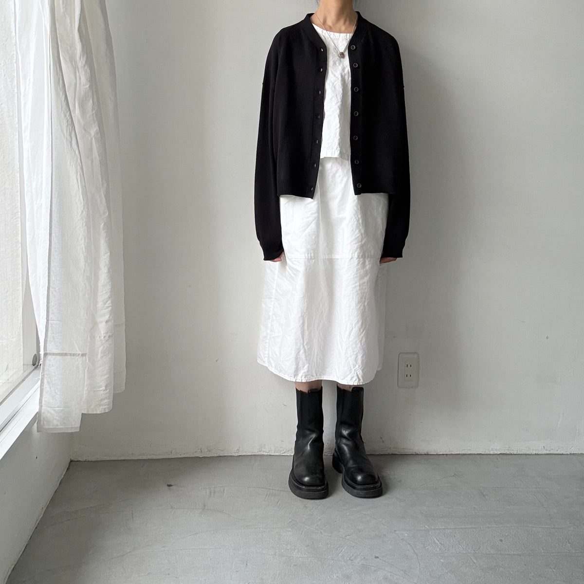 atelier naruse  コットンウールVネックニットカーディガン　ブラック