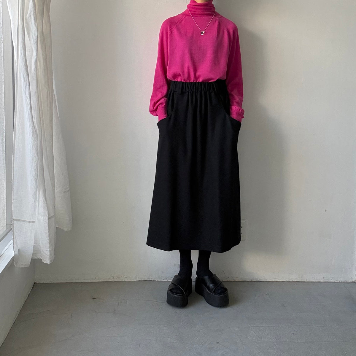 atelier naruse ウールタートルネックニット　ピンク×袖口レッド