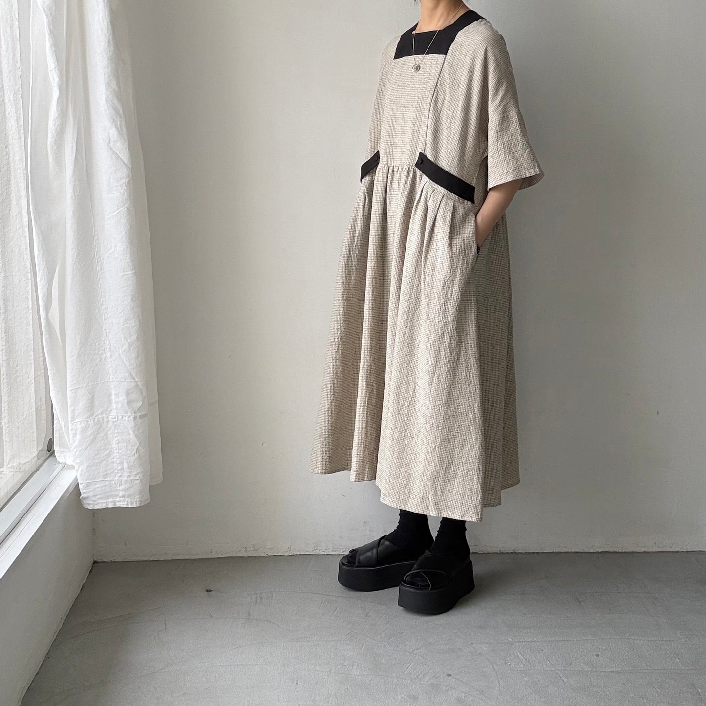 MAGALI コットンリネンブレイドスクエアネックワンピース