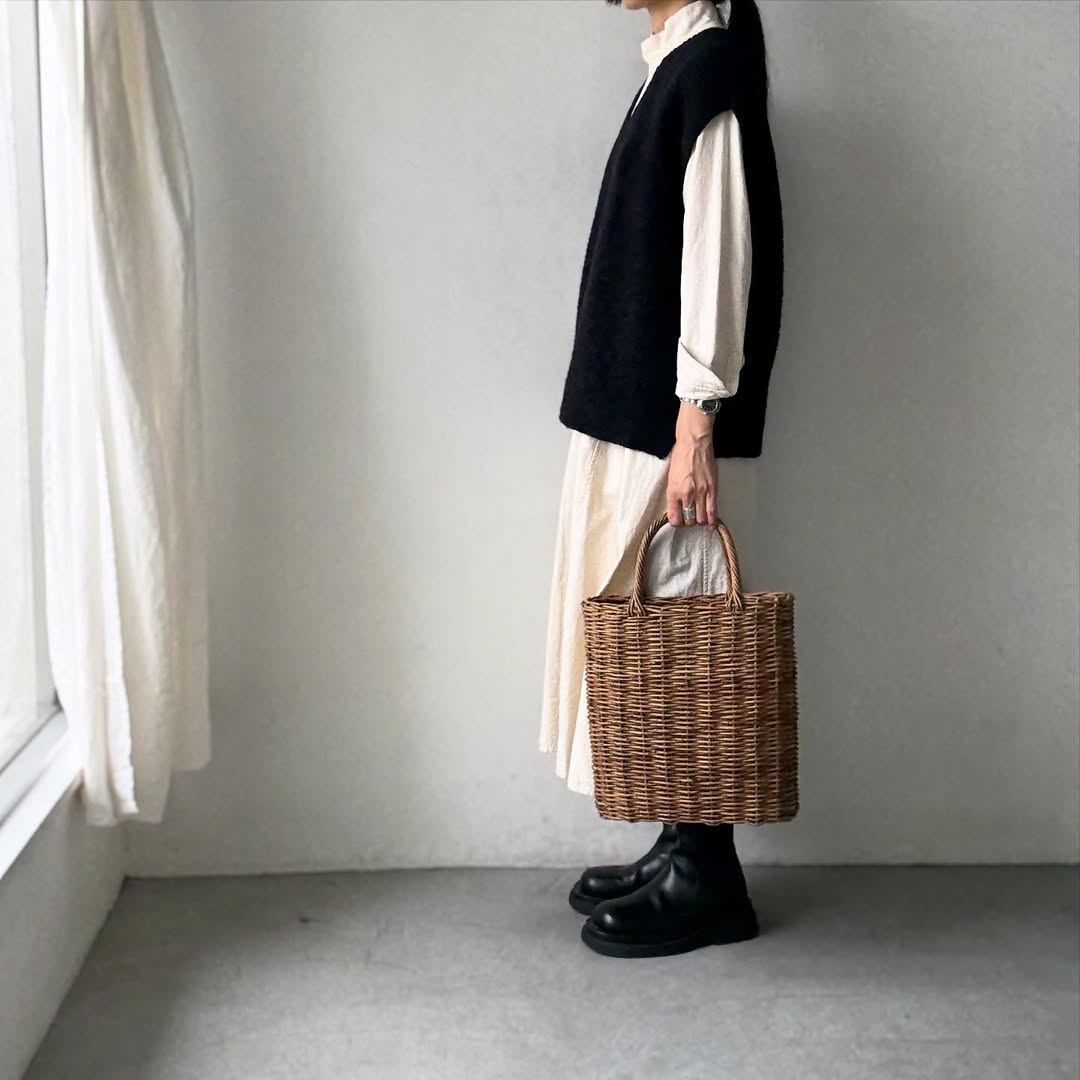 ゴーシュ アルパカウールハンドニットベスト ブラック – blanc