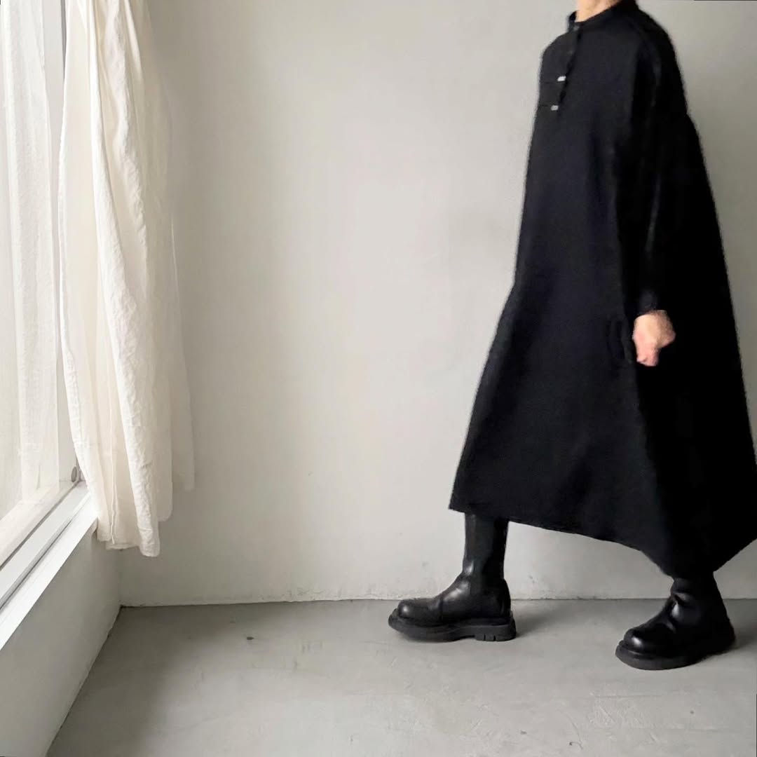Linenya  ウール混スタンドカラーワンピース　ブラック