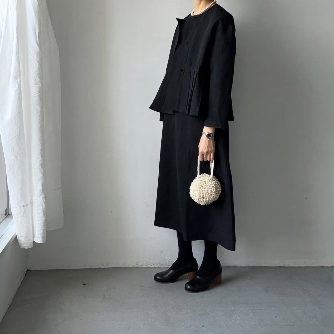 MAGALI ハイカウントコットンリネングレースドレス　ブラック